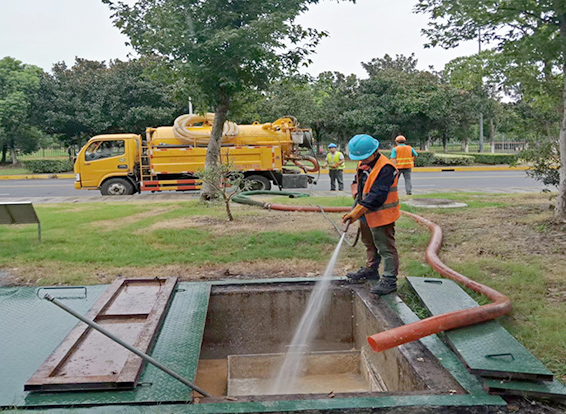 玛沁化油池清理